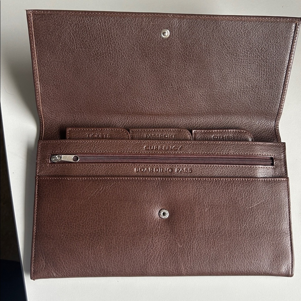 Danier Leather Travel Clutch - Picture 9 of 14